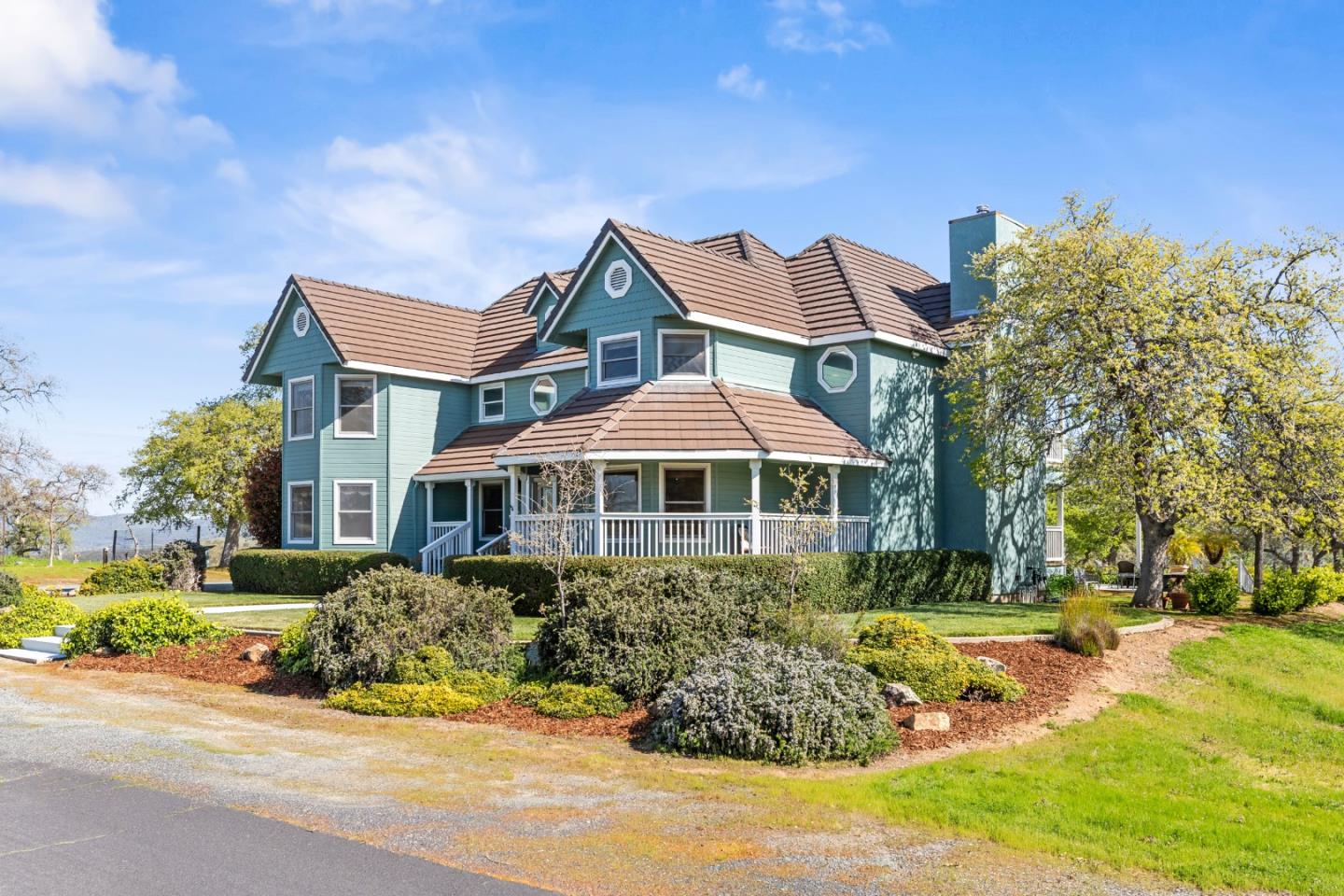 Detail Gallery Image 4 of 71 For 5699 Arbolada Dr, La Grange_TUM,  CA 95329 - 5 Beds | 4/1 Baths