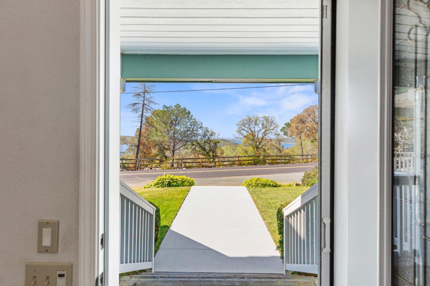 Detail Gallery Image 6 of 71 For 5699 Arbolada Dr, La Grange_TUM,  CA 95329 - 5 Beds | 4/1 Baths