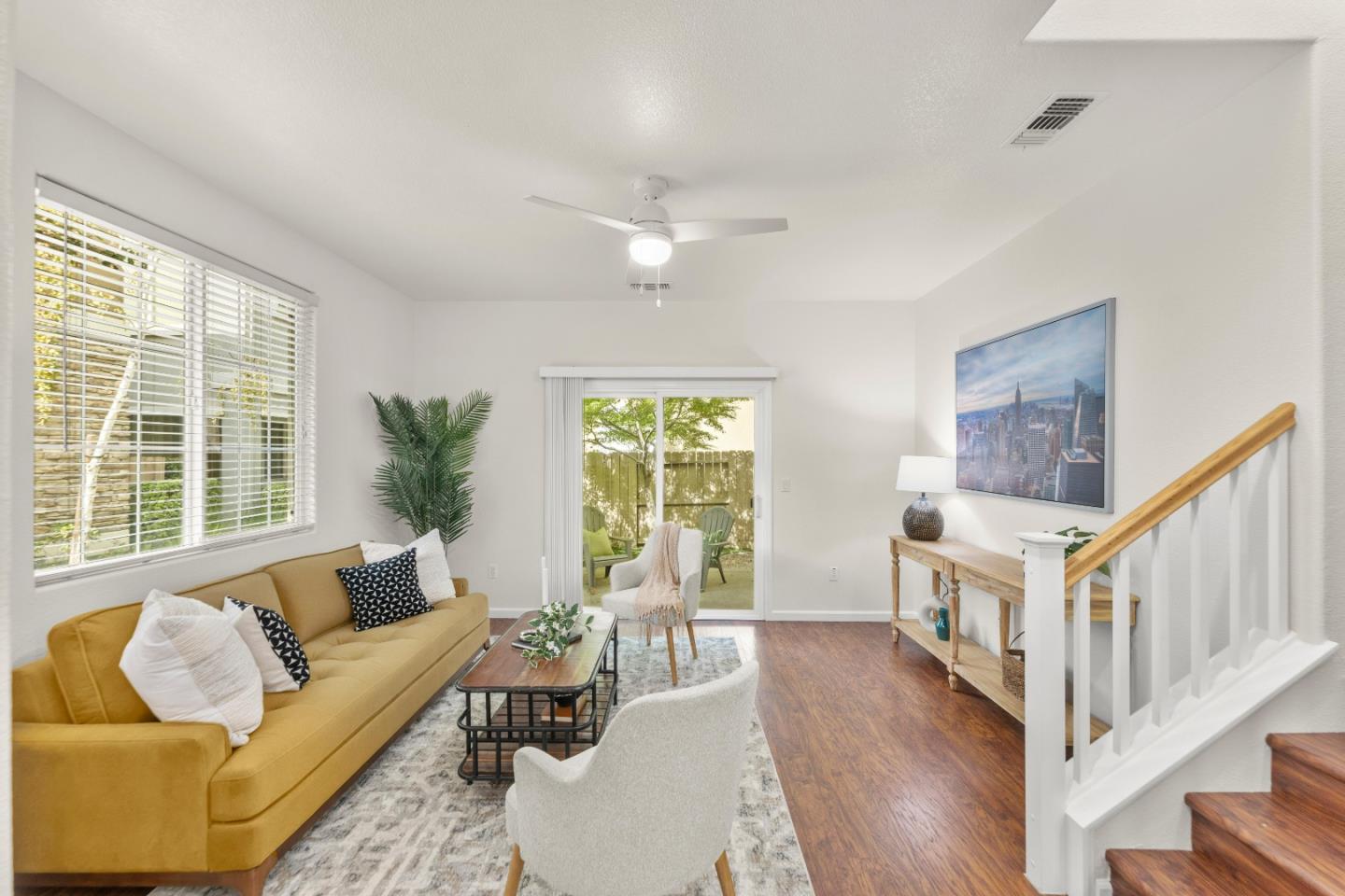 Detail Gallery Image 10 of 46 For 3604 Sardinia Island Way, Sacramento,  CA 95834 - 3 Beds | 2/1 Baths