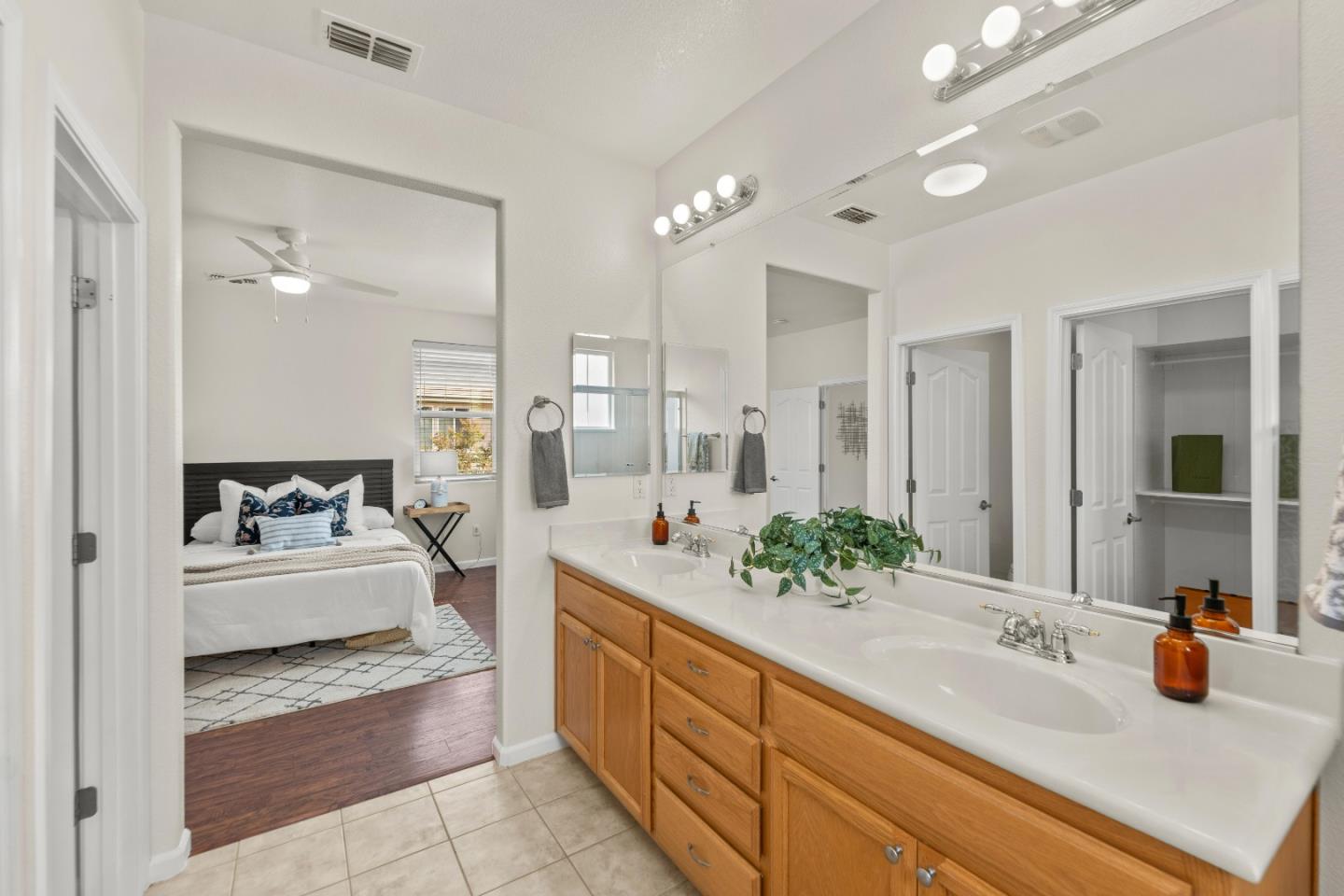 Detail Gallery Image 33 of 46 For 3604 Sardinia Island Way, Sacramento,  CA 95834 - 3 Beds | 2/1 Baths