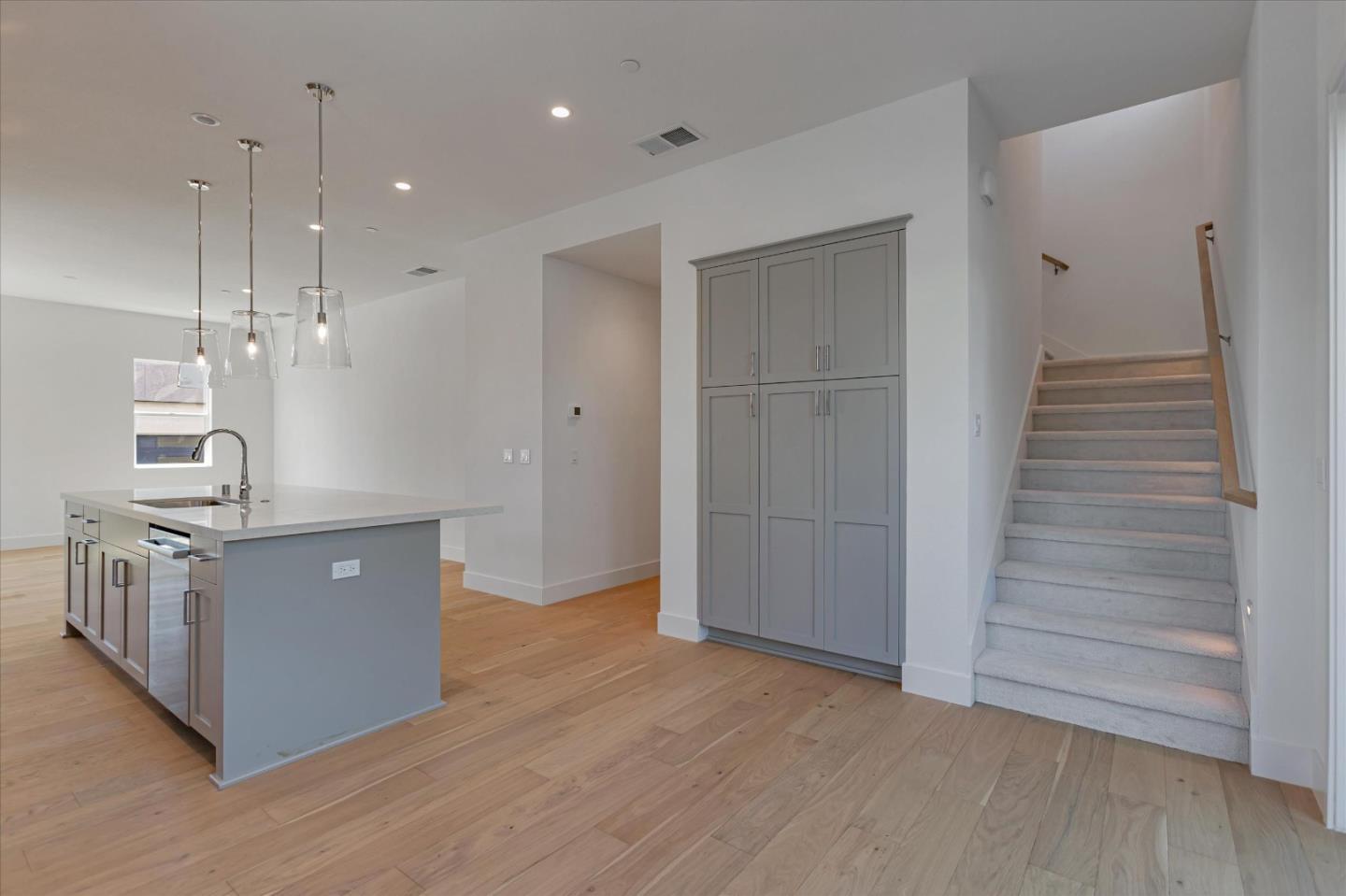 Detail Gallery Image 10 of 19 For 322 Isabelline Ct, San Ramon,  CA 94583 - 4 Beds | 4/1 Baths