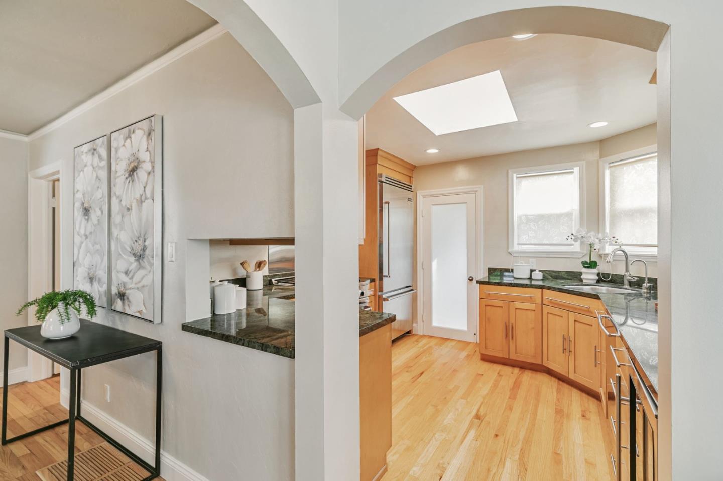 Detail Gallery Image 12 of 38 For 1148 Willow Glen Way, San Jose,  CA 95125 - 2 Beds | 2 Baths