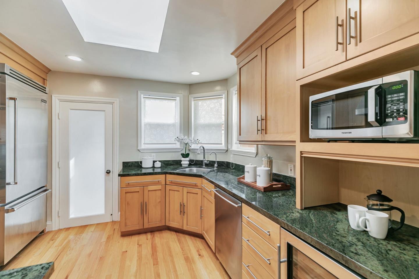 Detail Gallery Image 13 of 38 For 1148 Willow Glen Way, San Jose,  CA 95125 - 2 Beds | 2 Baths