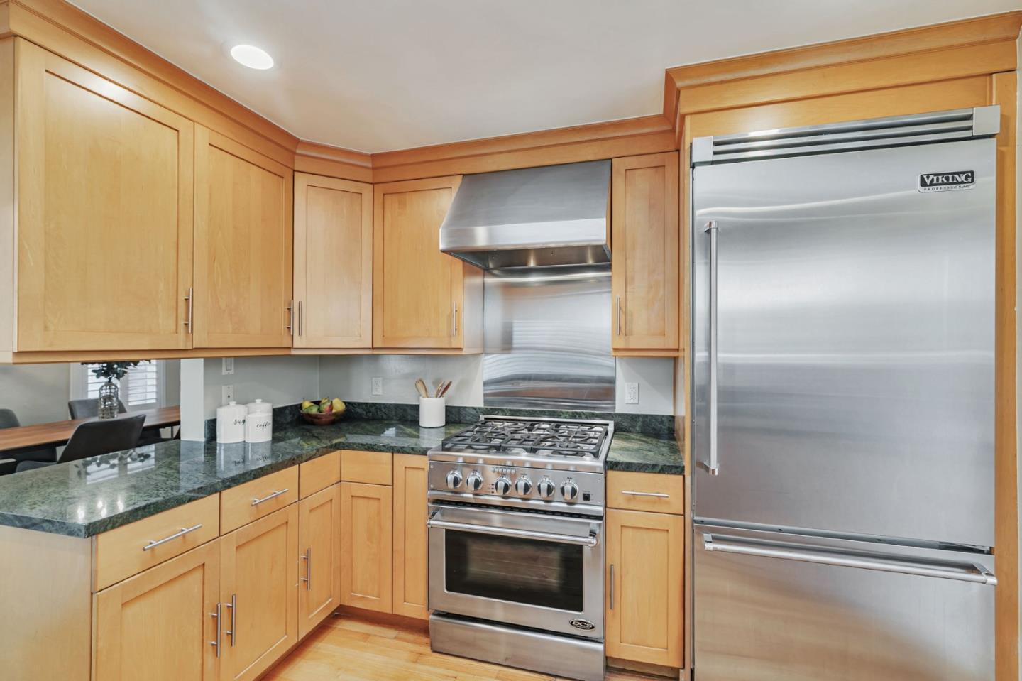 Detail Gallery Image 15 of 38 For 1148 Willow Glen Way, San Jose,  CA 95125 - 2 Beds | 2 Baths