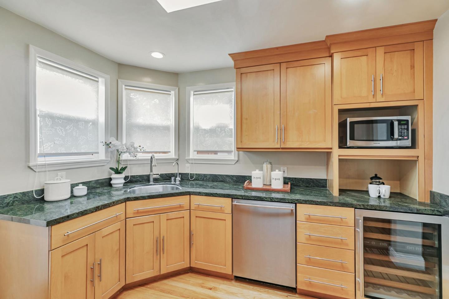 Detail Gallery Image 16 of 38 For 1148 Willow Glen Way, San Jose,  CA 95125 - 2 Beds | 2 Baths