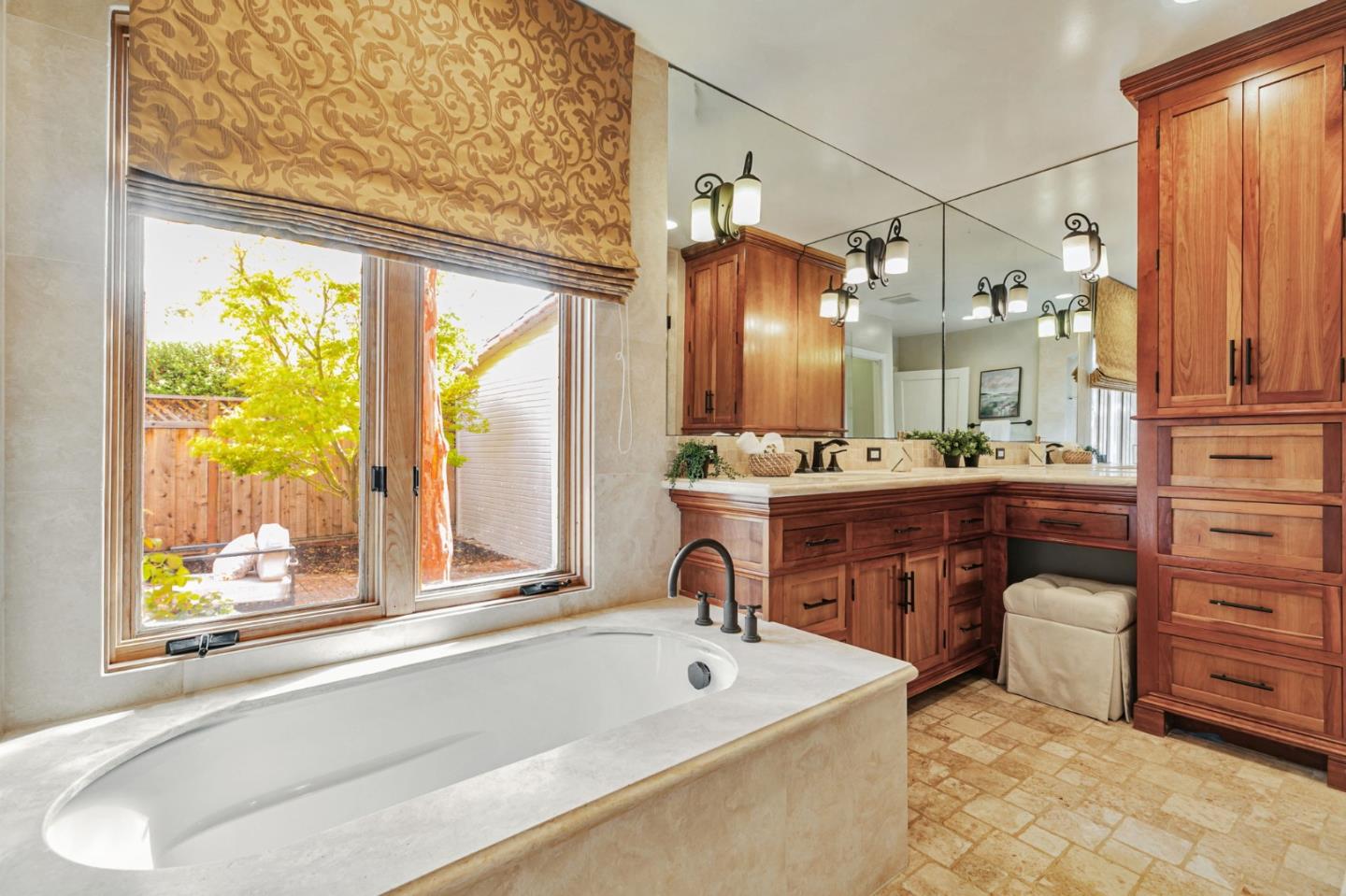 Detail Gallery Image 26 of 38 For 1148 Willow Glen Way, San Jose,  CA 95125 - 2 Beds | 2 Baths