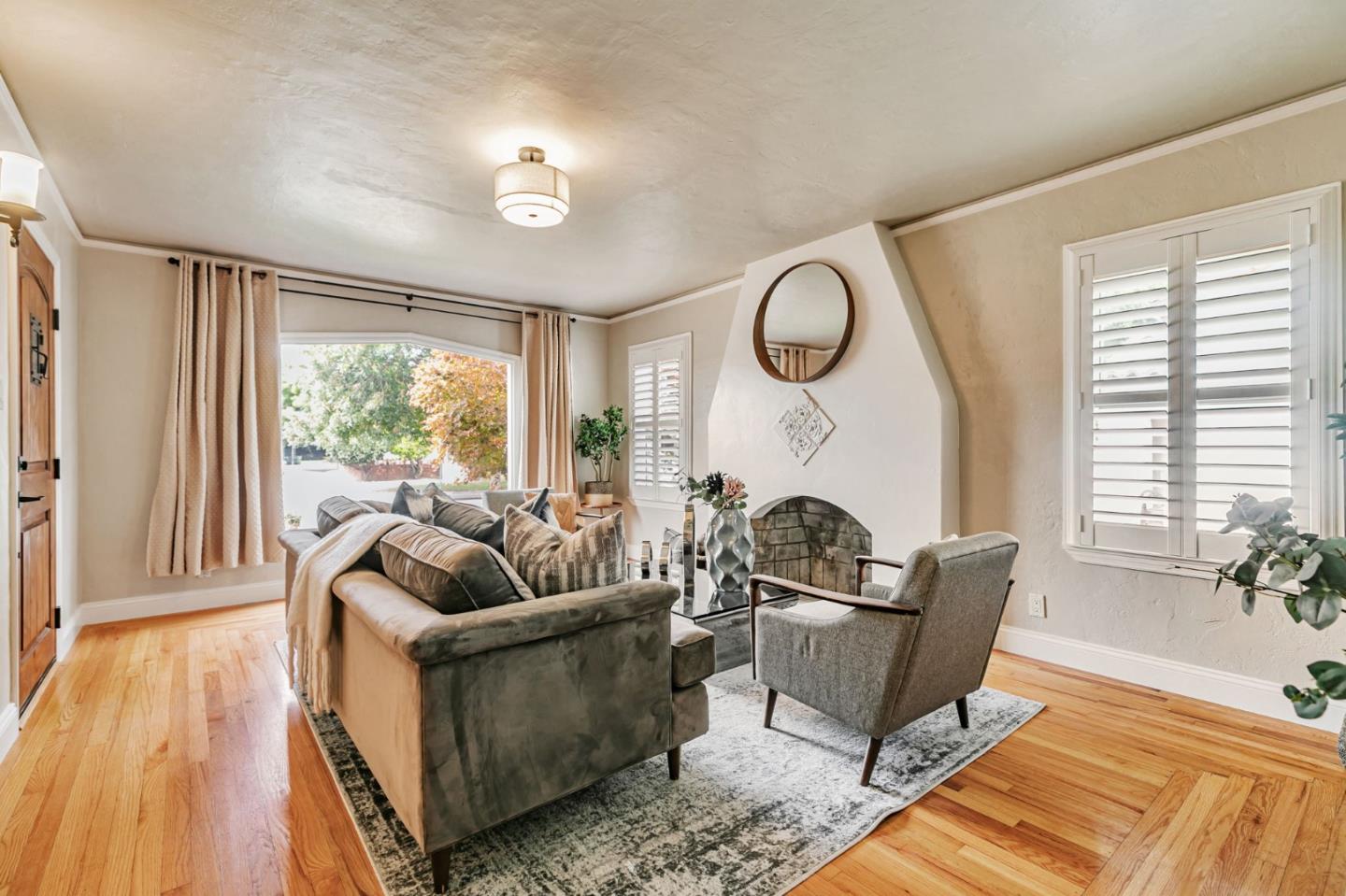 Detail Gallery Image 9 of 38 For 1148 Willow Glen Way, San Jose,  CA 95125 - 2 Beds | 2 Baths