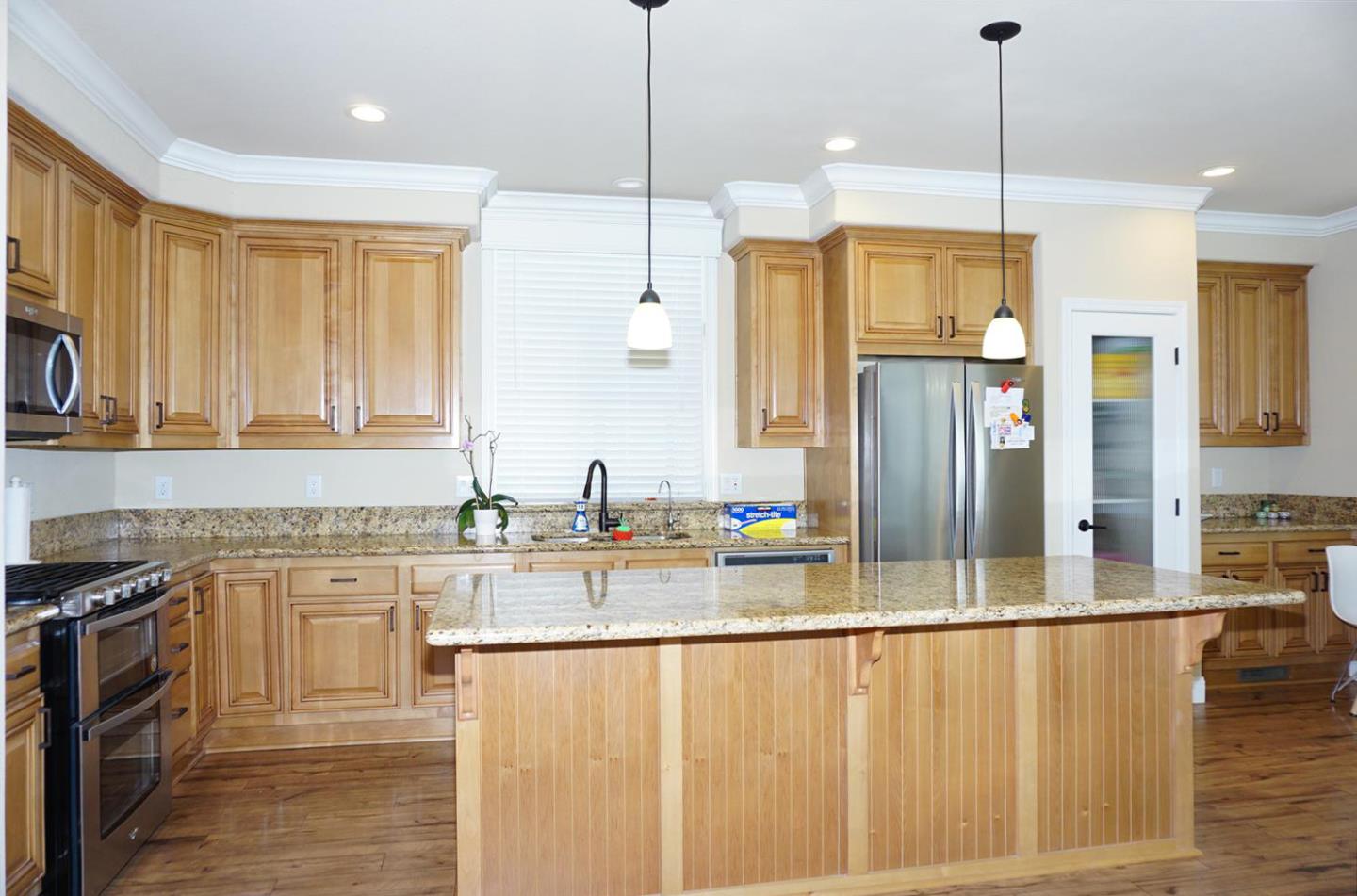 Detail Gallery Image 9 of 20 For 1225 Vienna Dr #1,  Sunnyvale,  CA 94089 - 3 Beds | 2 Baths