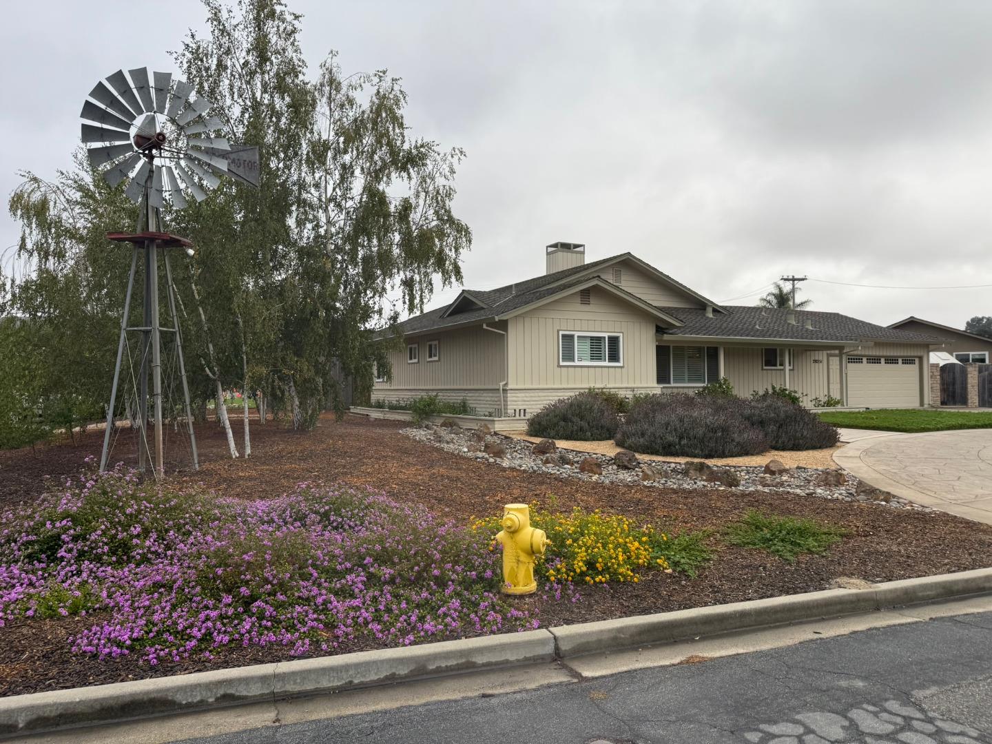 Detail Gallery Image 2 of 46 For 20251 Franciscan Way, Salinas,  CA 93908 - 3 Beds | 3 Baths