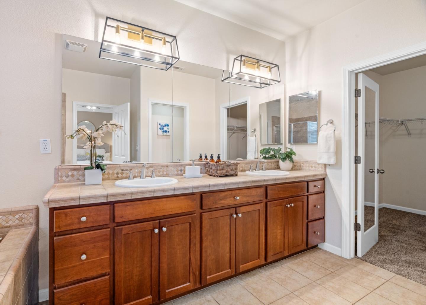 Detail Gallery Image 19 of 43 For 5300 Fioli Loop, San Ramon,  CA 94582 - 3 Beds | 2/1 Baths