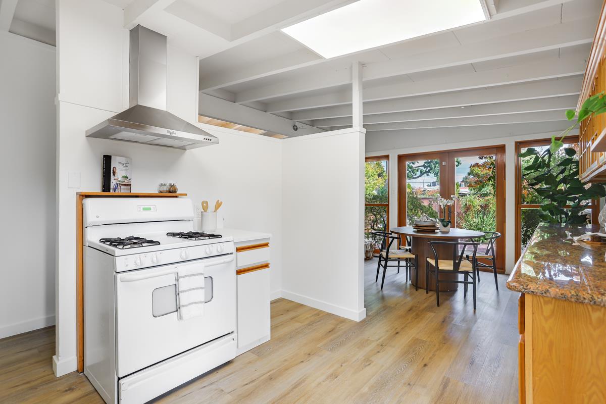 Detail Gallery Image 15 of 30 For 680 Hamilton Ln, Santa Clara,  CA 95051 - 3 Beds | 2 Baths