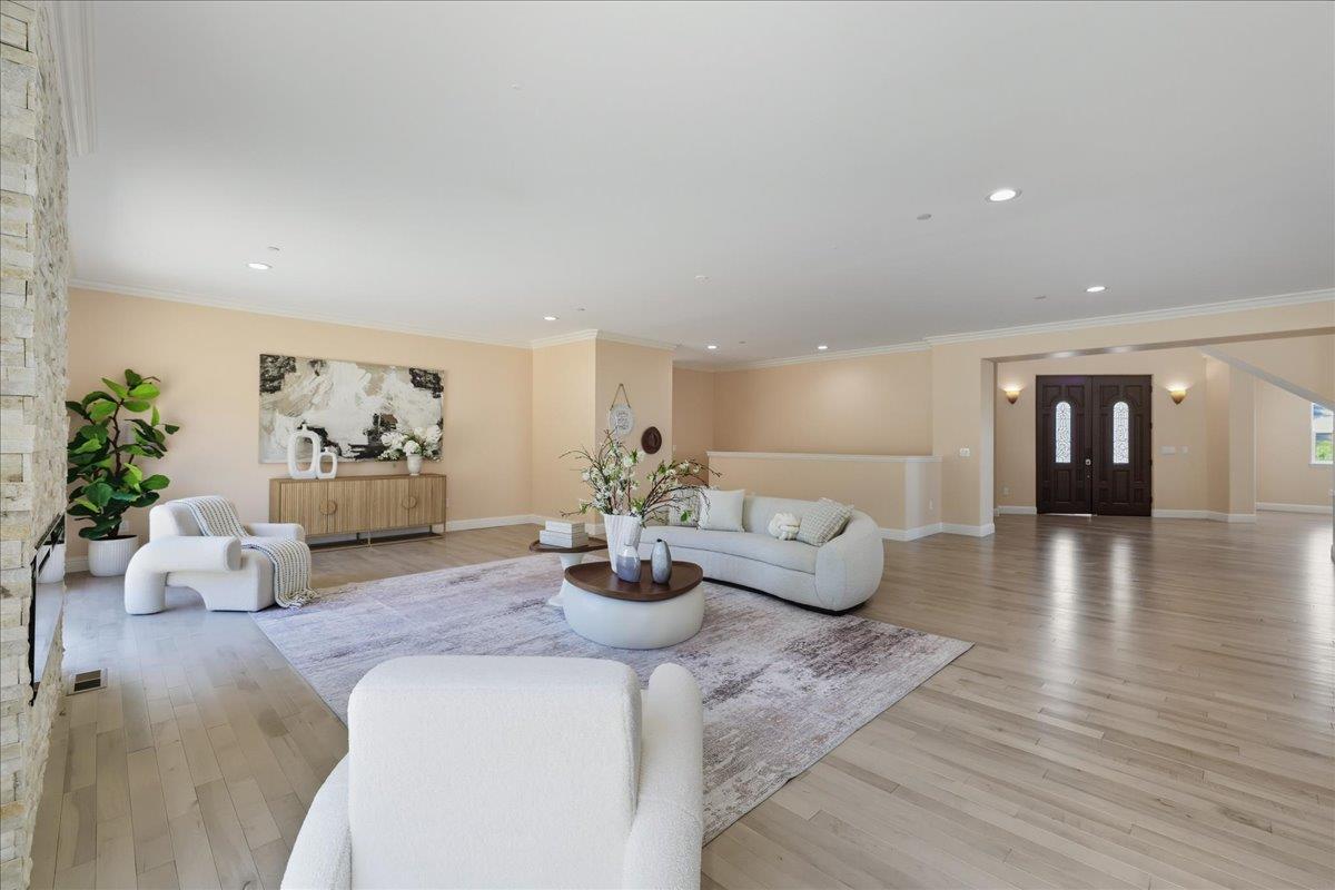 Detail Gallery Image 10 of 106 For 5310 Rachaella Ln, San Jose,  CA 95135 - 7 Beds | 6/1 Baths