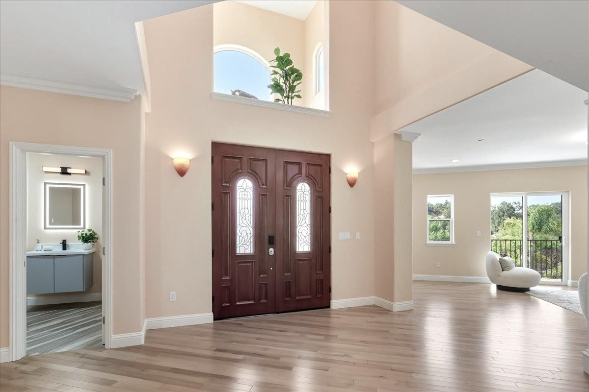 Detail Gallery Image 11 of 106 For 5310 Rachaella Ln, San Jose,  CA 95135 - 7 Beds | 6/1 Baths