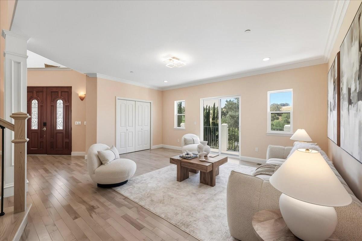 Detail Gallery Image 13 of 106 For 5310 Rachaella Ln, San Jose,  CA 95135 - 7 Beds | 6/1 Baths