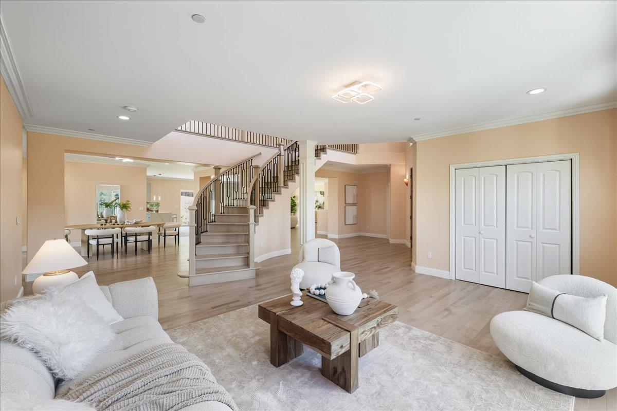 Detail Gallery Image 14 of 106 For 5310 Rachaella Ln, San Jose,  CA 95135 - 7 Beds | 6/1 Baths