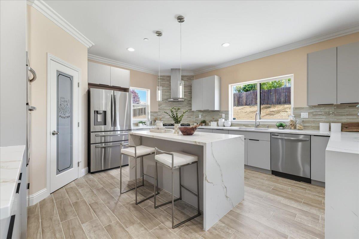 Detail Gallery Image 19 of 106 For 5310 Rachaella Ln, San Jose,  CA 95135 - 7 Beds | 6/1 Baths