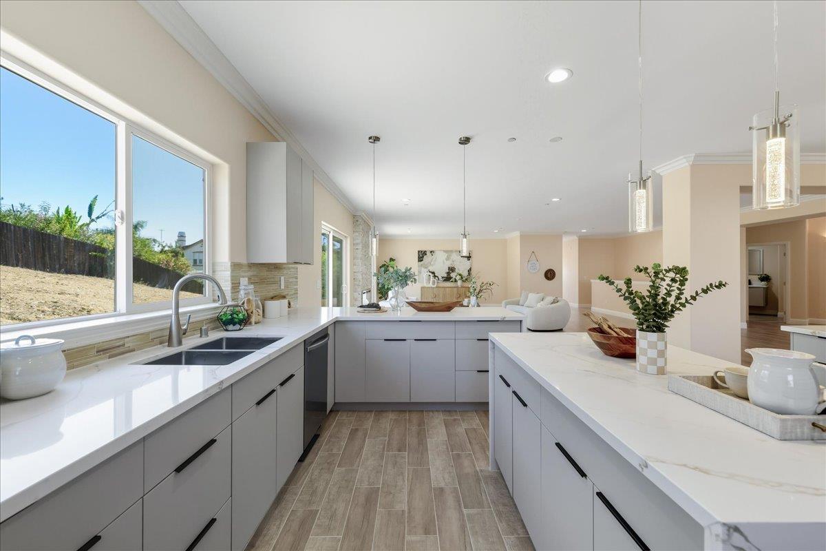 Detail Gallery Image 24 of 106 For 5310 Rachaella Ln, San Jose,  CA 95135 - 7 Beds | 6/1 Baths