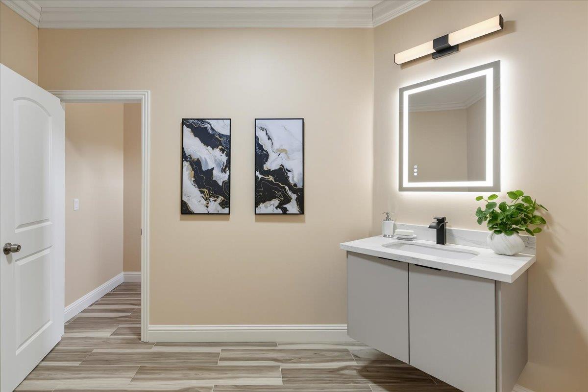 Detail Gallery Image 35 of 106 For 5310 Rachaella Ln, San Jose,  CA 95135 - 7 Beds | 6/1 Baths