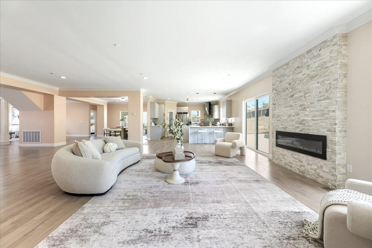 Detail Gallery Image 43 of 106 For 5310 Rachaella Ln, San Jose,  CA 95135 - 7 Beds | 6/1 Baths