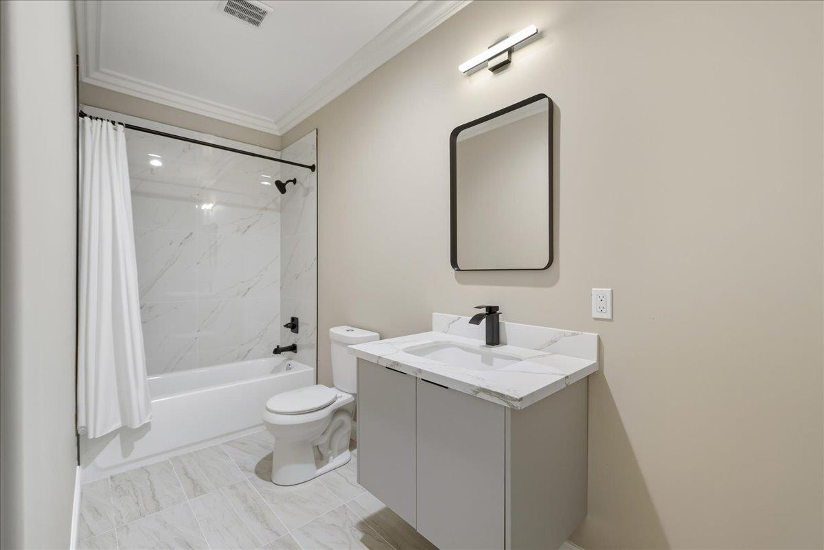 Detail Gallery Image 46 of 106 For 5310 Rachaella Ln, San Jose,  CA 95135 - 7 Beds | 6/1 Baths