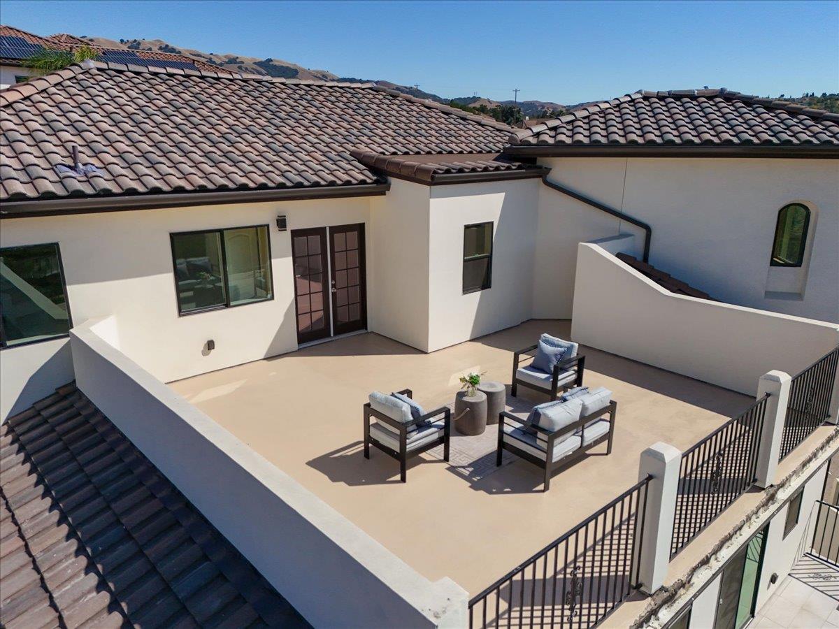 Detail Gallery Image 73 of 106 For 5310 Rachaella Ln, San Jose,  CA 95135 - 7 Beds | 6/1 Baths