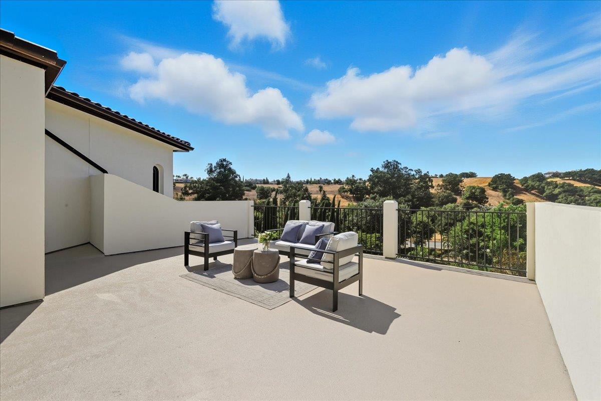 Detail Gallery Image 74 of 106 For 5310 Rachaella Ln, San Jose,  CA 95135 - 7 Beds | 6/1 Baths