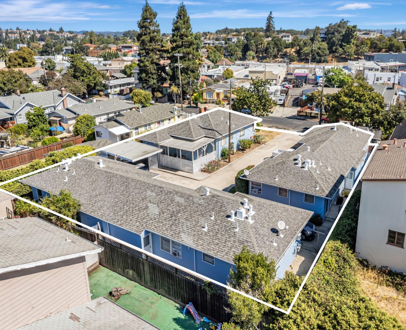 Detail Gallery Image 2 of 14 For 22163 Montgomery St, Hayward,  CA 94541 - – Beds | – Baths