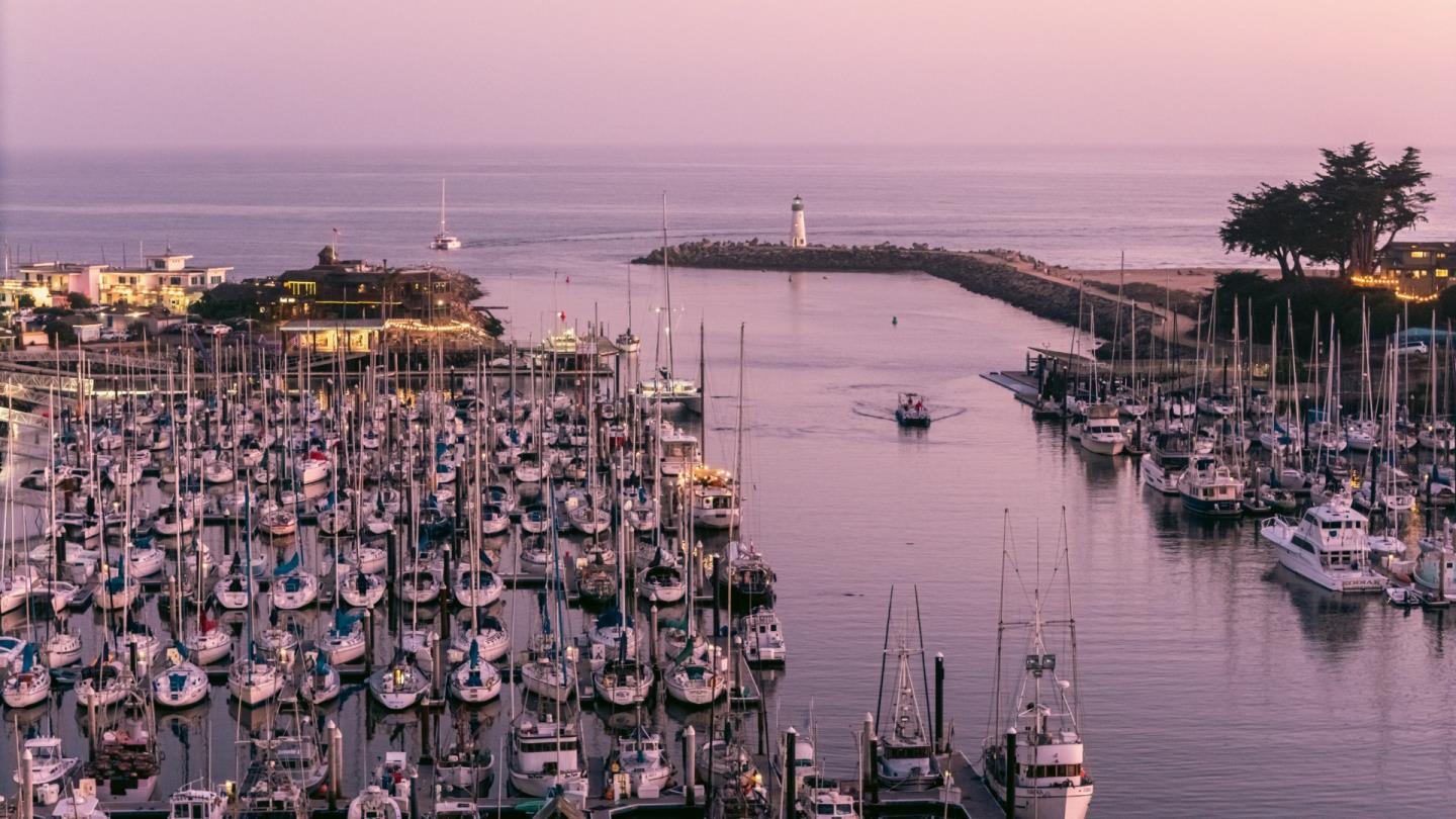 Detail Gallery Image 12 of 52 For 360 5th Ave, Santa Cruz,  CA 95062 - 4 Beds | 3/1 Baths