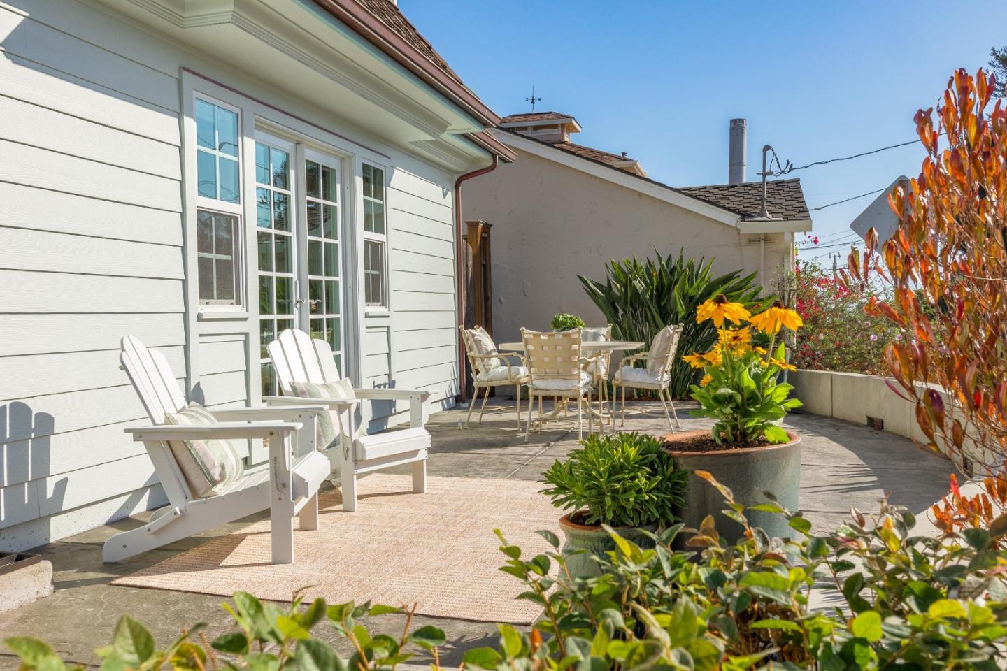 Detail Gallery Image 2 of 52 For 360 5th Ave, Santa Cruz,  CA 95062 - 4 Beds | 3/1 Baths