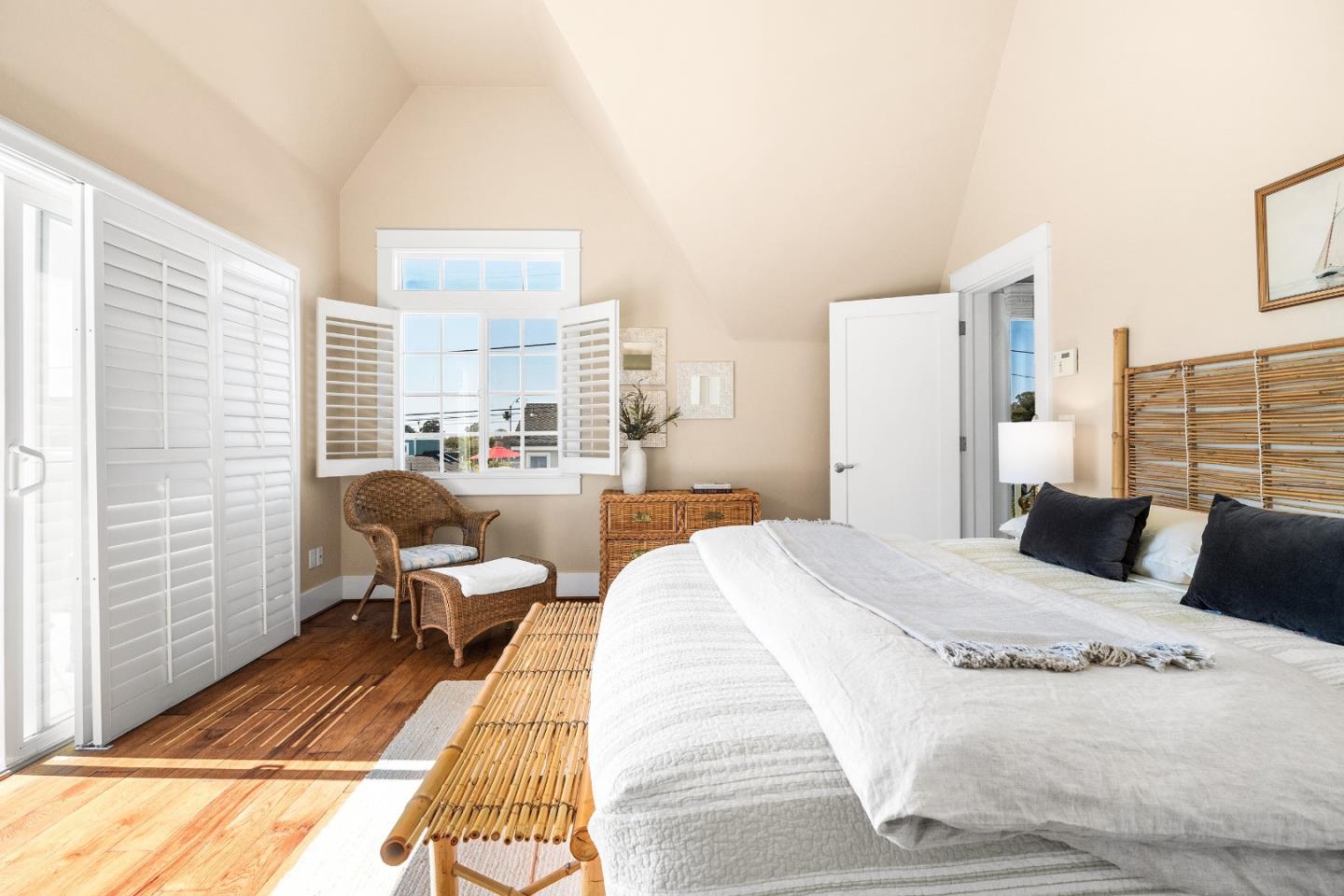 Detail Gallery Image 25 of 52 For 360 5th Ave, Santa Cruz,  CA 95062 - 4 Beds | 3/1 Baths