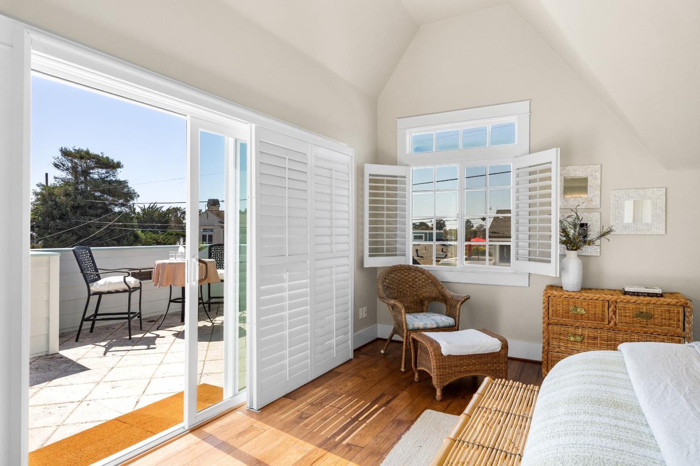Detail Gallery Image 26 of 52 For 360 5th Ave, Santa Cruz,  CA 95062 - 4 Beds | 3/1 Baths