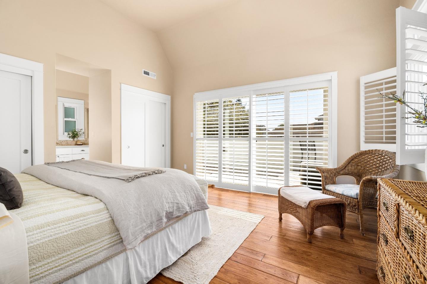 Detail Gallery Image 28 of 52 For 360 5th Ave, Santa Cruz,  CA 95062 - 4 Beds | 3/1 Baths