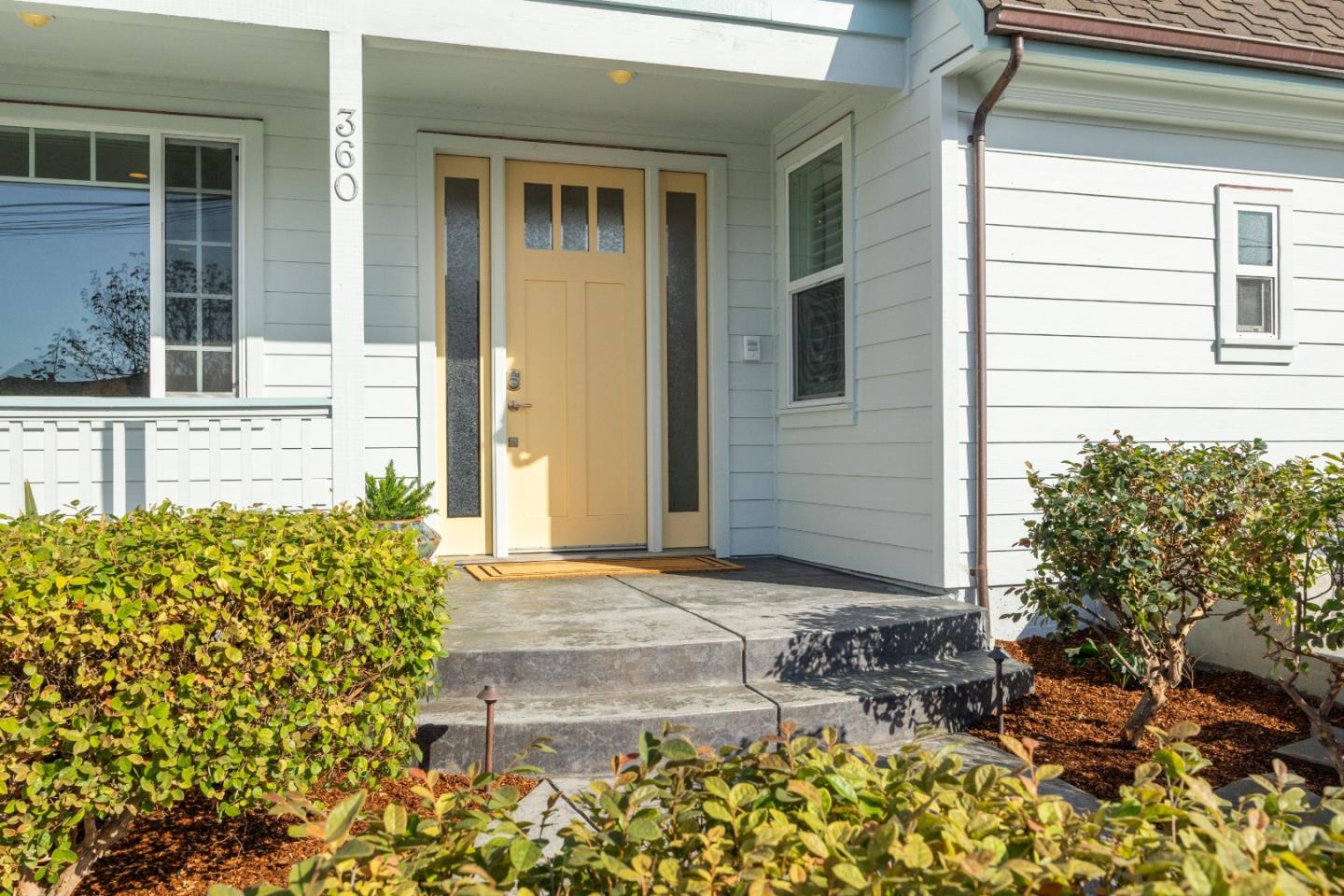 Detail Gallery Image 3 of 52 For 360 5th Ave, Santa Cruz,  CA 95062 - 4 Beds | 3/1 Baths