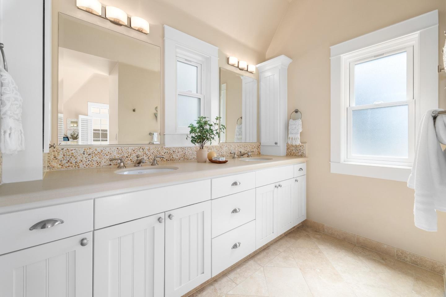 Detail Gallery Image 31 of 52 For 360 5th Ave, Santa Cruz,  CA 95062 - 4 Beds | 3/1 Baths