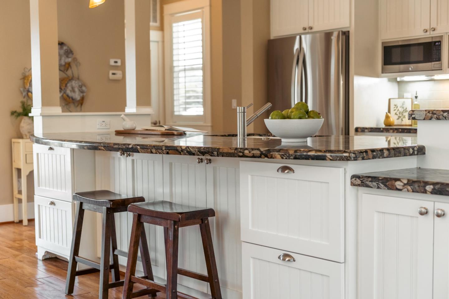 Detail Gallery Image 6 of 52 For 360 5th Ave, Santa Cruz,  CA 95062 - 4 Beds | 3/1 Baths