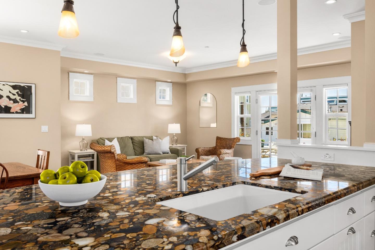 Detail Gallery Image 8 of 52 For 360 5th Ave, Santa Cruz,  CA 95062 - 4 Beds | 3/1 Baths