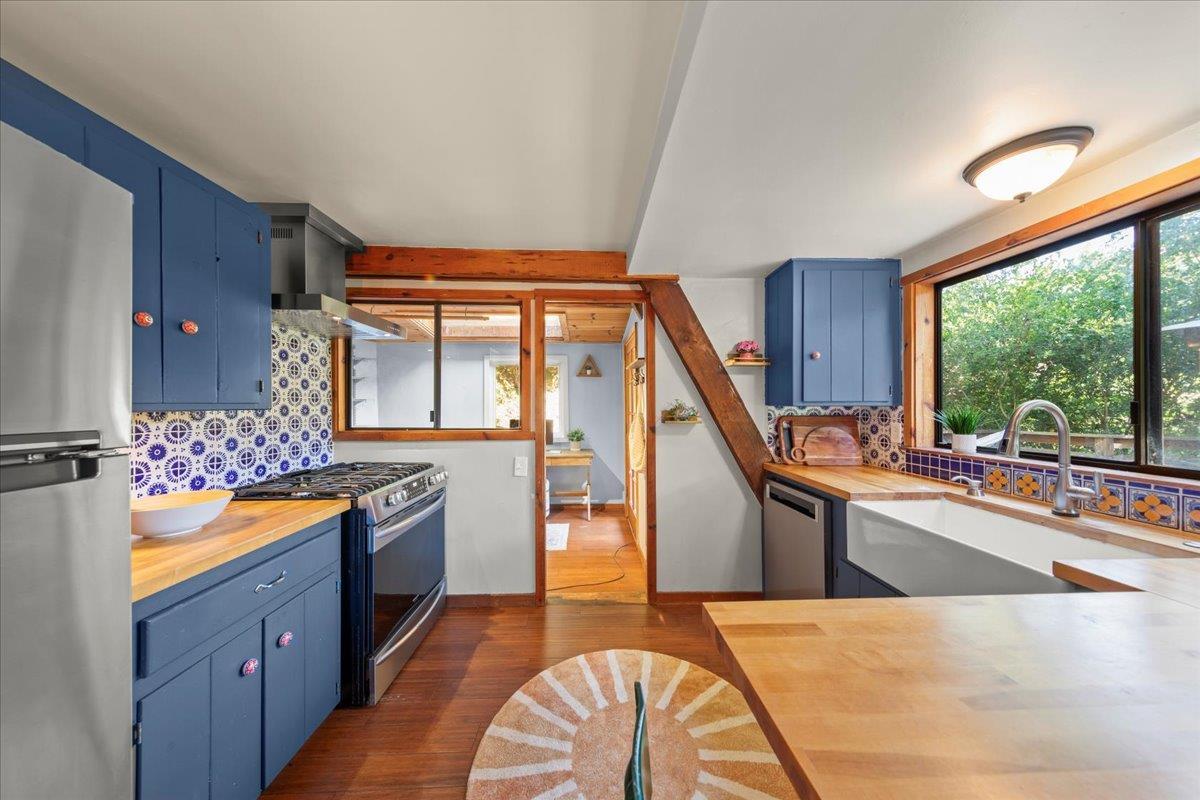 Detail Gallery Image 15 of 35 For 65 Hitchcock Cyn, Carmel Valley,  CA 93924 - 2 Beds | 1 Baths