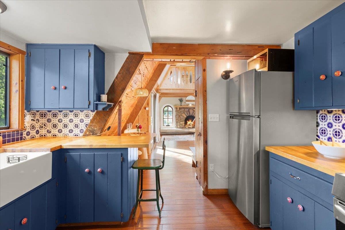 Detail Gallery Image 18 of 35 For 65 Hitchcock Cyn, Carmel Valley,  CA 93924 - 2 Beds | 1 Baths