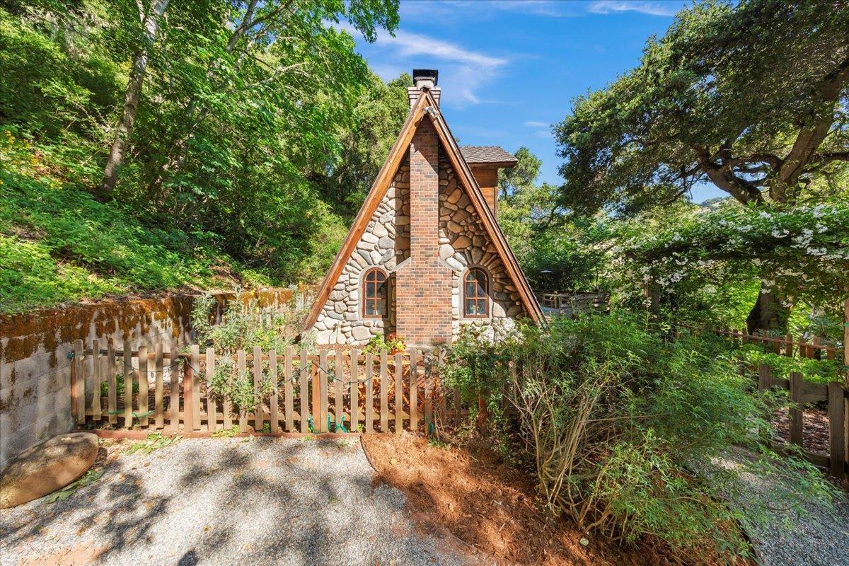 Detail Gallery Image 3 of 35 For 65 Hitchcock Cyn, Carmel Valley,  CA 93924 - 2 Beds | 1 Baths