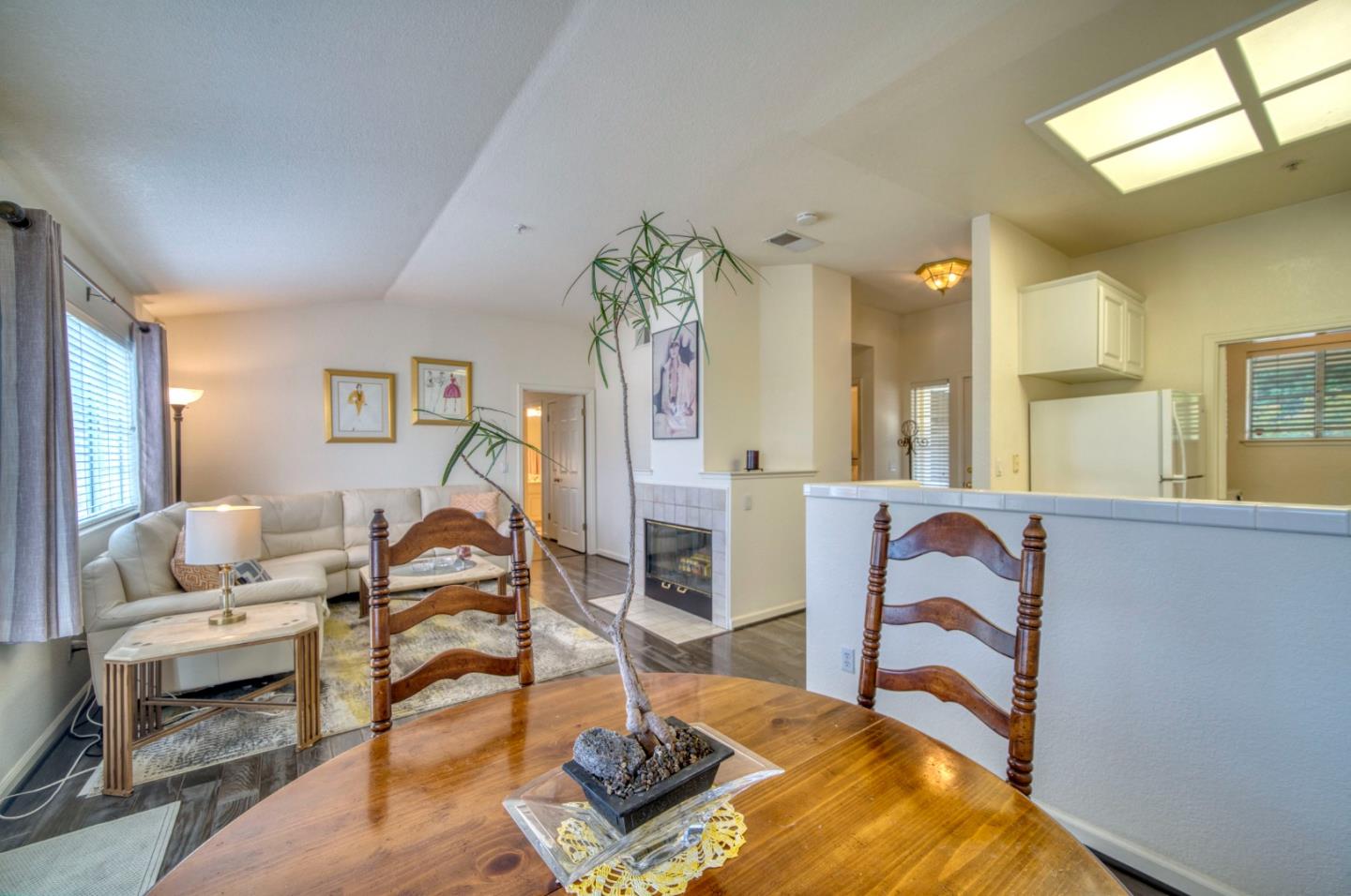 Detail Gallery Image 15 of 38 For 121 Skyline Dr, San Ramon,  CA 94583 - 2 Beds | 2 Baths