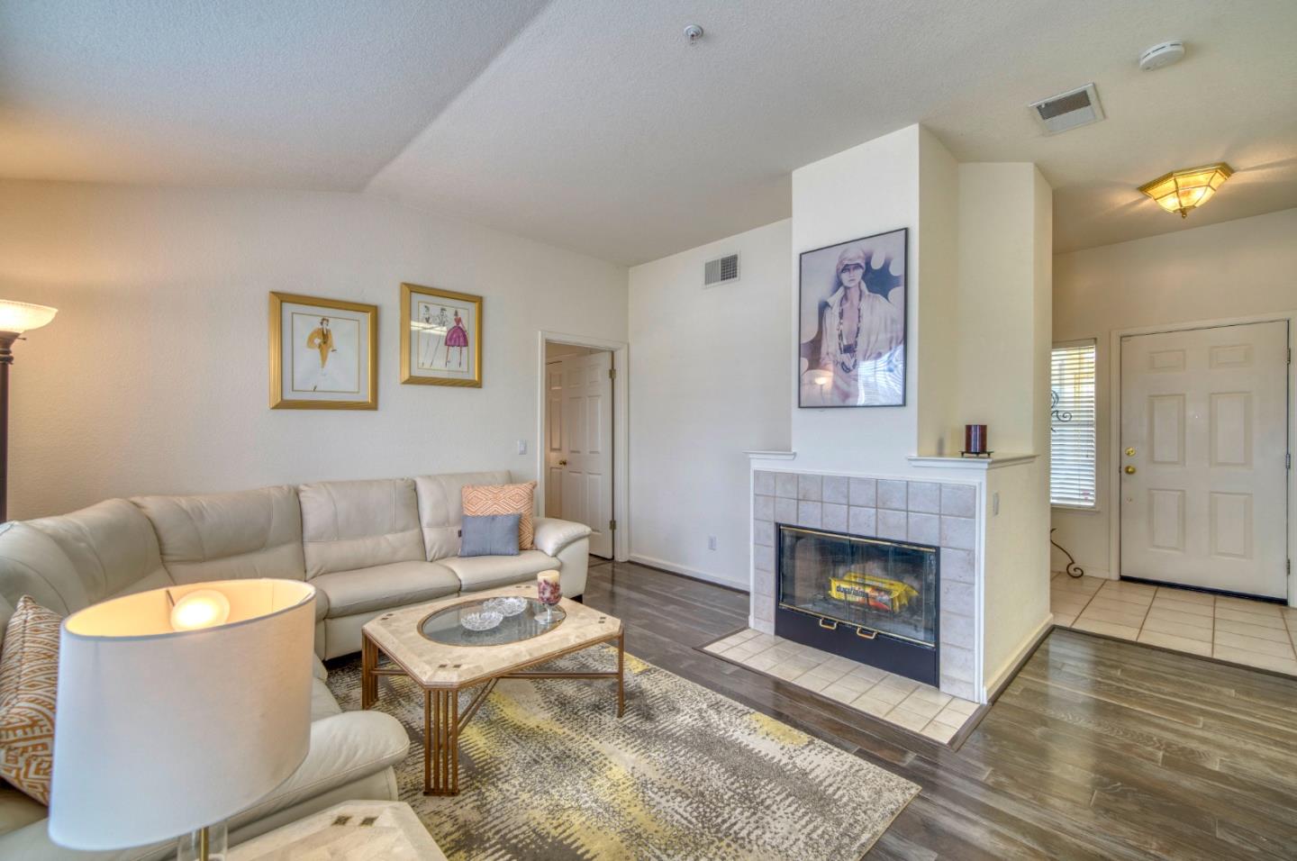 Detail Gallery Image 17 of 38 For 121 Skyline Dr, San Ramon,  CA 94583 - 2 Beds | 2 Baths