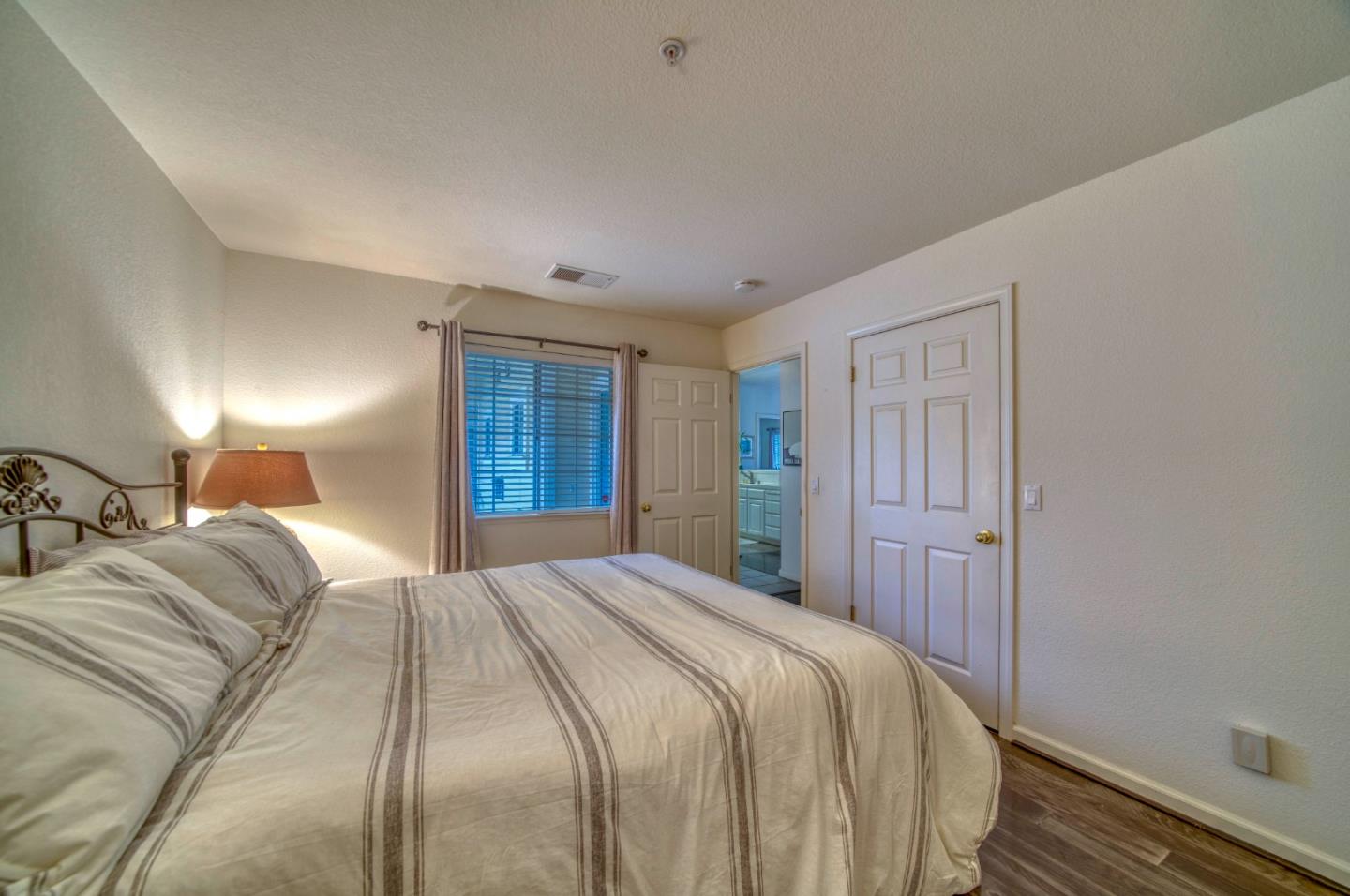 Detail Gallery Image 25 of 38 For 121 Skyline Dr, San Ramon,  CA 94583 - 2 Beds | 2 Baths