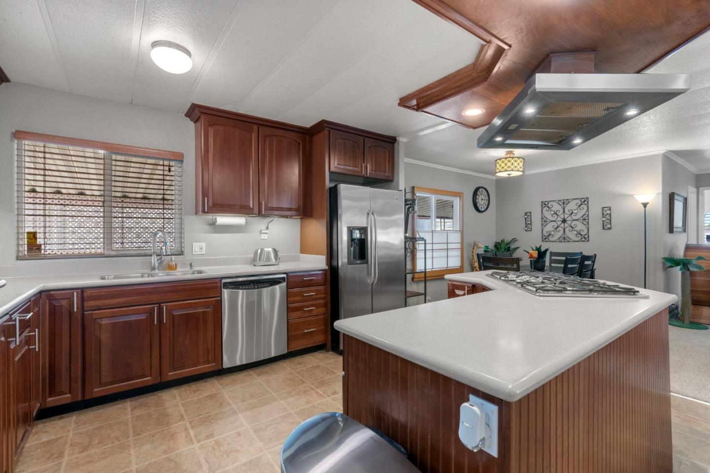 Detail Gallery Image 6 of 35 For 2150 Monterey Hwy #239,  San Jose,  CA 95112 - 3 Beds | 2 Baths