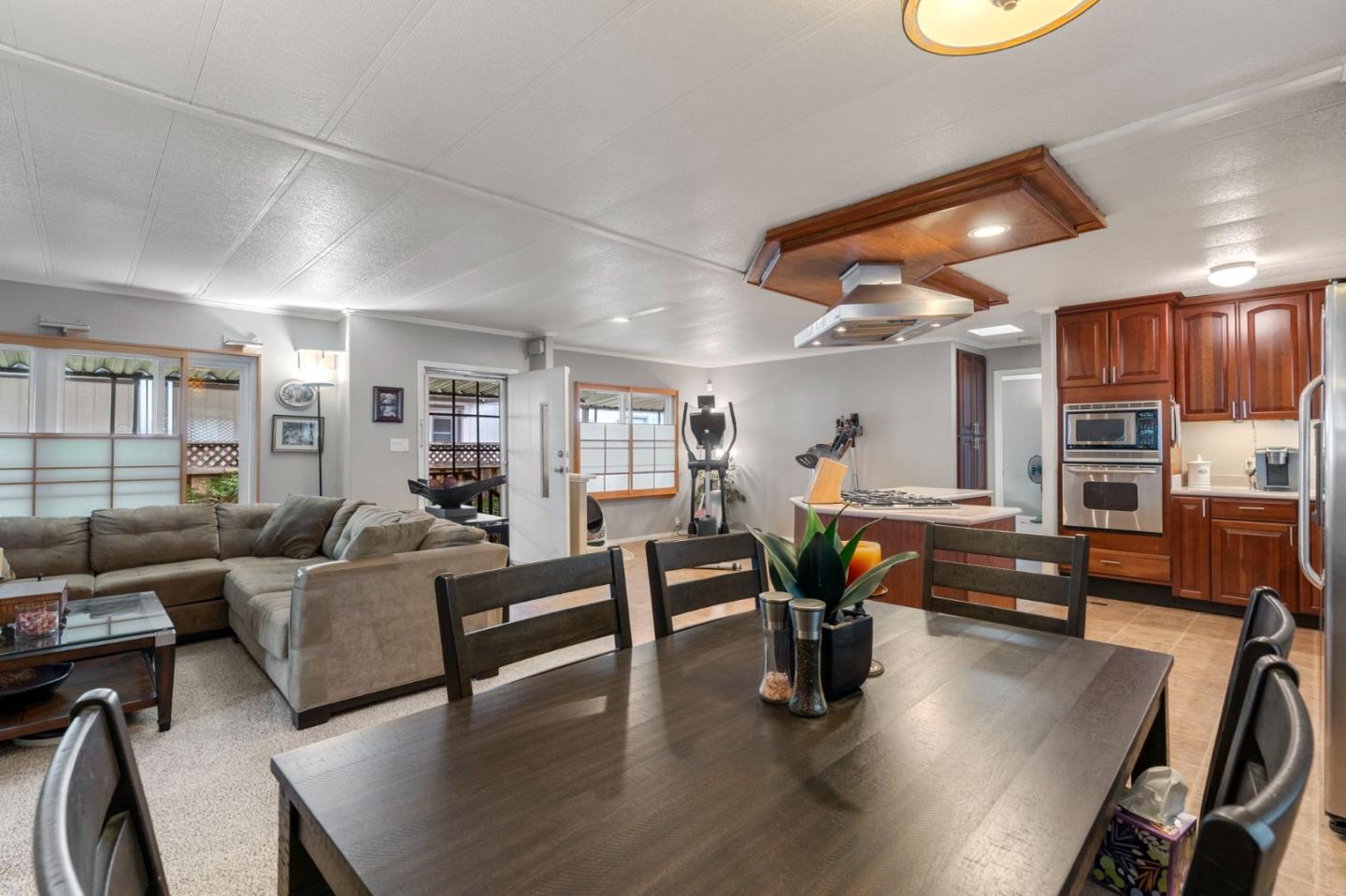 Detail Gallery Image 8 of 35 For 2150 Monterey Hwy #239,  San Jose,  CA 95112 - 3 Beds | 2 Baths