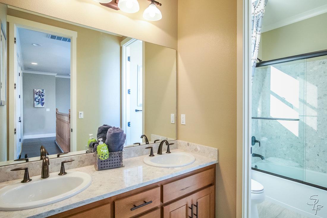 Detail Gallery Image 13 of 19 For 836 Emma Ct, Hollister,  CA 95023 - 4 Beds | 3 Baths