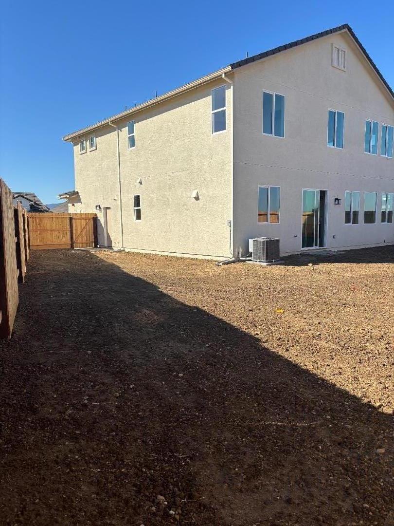 Detail Gallery Image 18 of 19 For 836 Emma Ct, Hollister,  CA 95023 - 4 Beds | 3 Baths