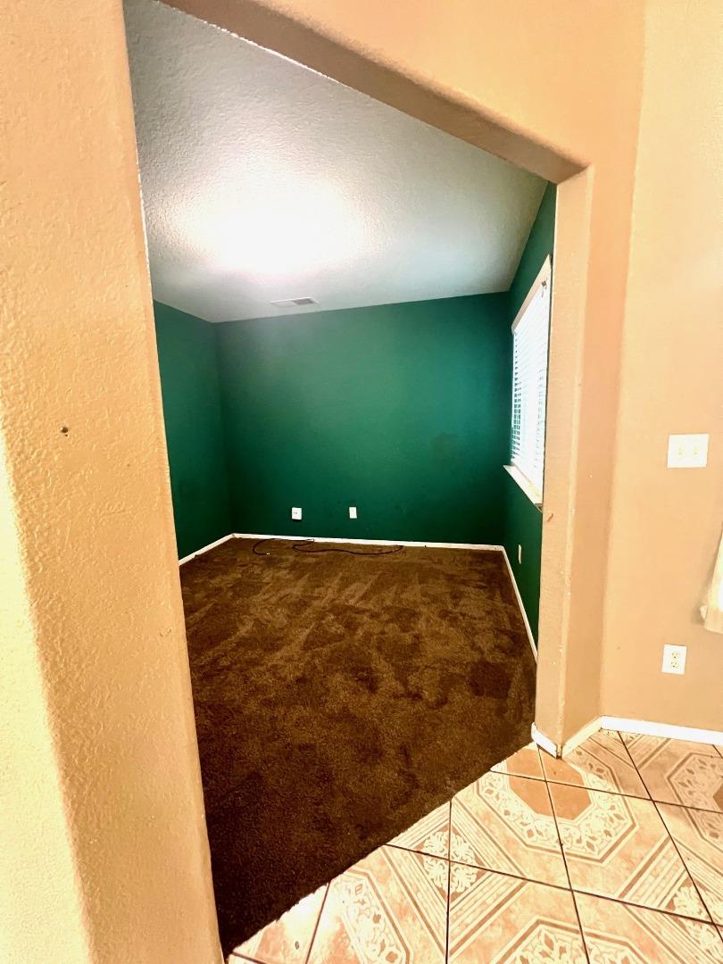 Detail Gallery Image 16 of 22 For 1447 Nottingham Cir, Los Banos,  CA 93635 - 4 Beds | 2/1 Baths