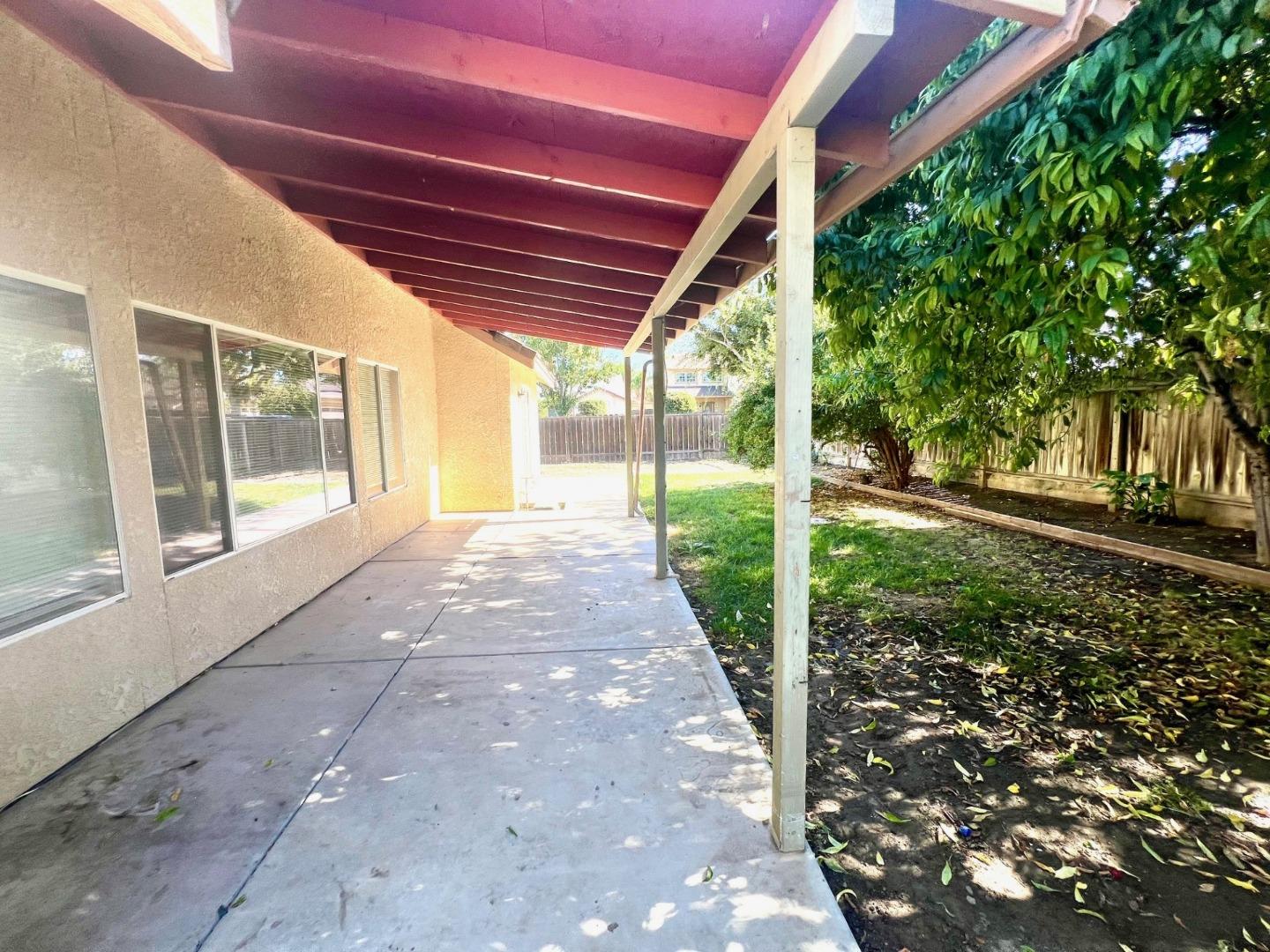 Detail Gallery Image 21 of 22 For 1447 Nottingham Cir, Los Banos,  CA 93635 - 4 Beds | 2/1 Baths