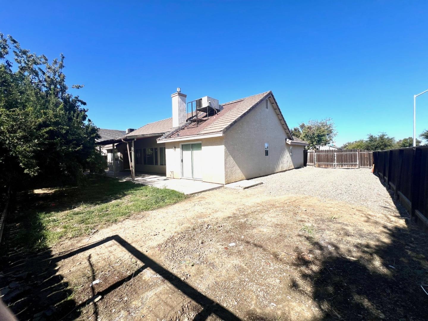 Detail Gallery Image 22 of 22 For 1447 Nottingham Cir, Los Banos,  CA 93635 - 4 Beds | 2/1 Baths