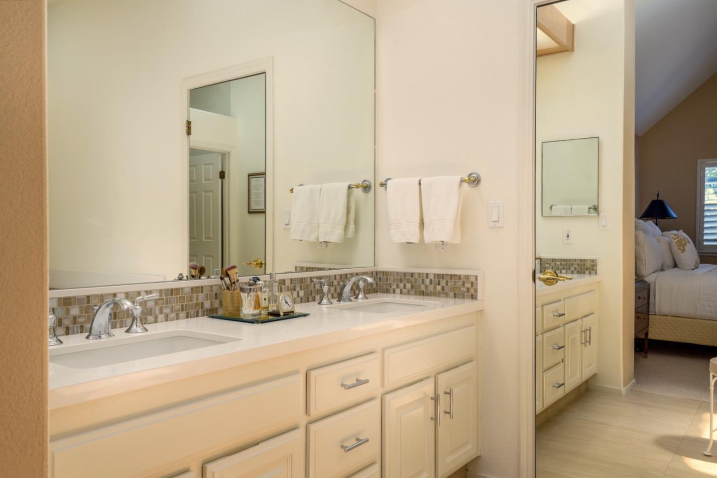 Detail Gallery Image 23 of 37 For 1931 Kentfield Ave, Redwood City,  CA 94061 - 3 Beds | 2/1 Baths